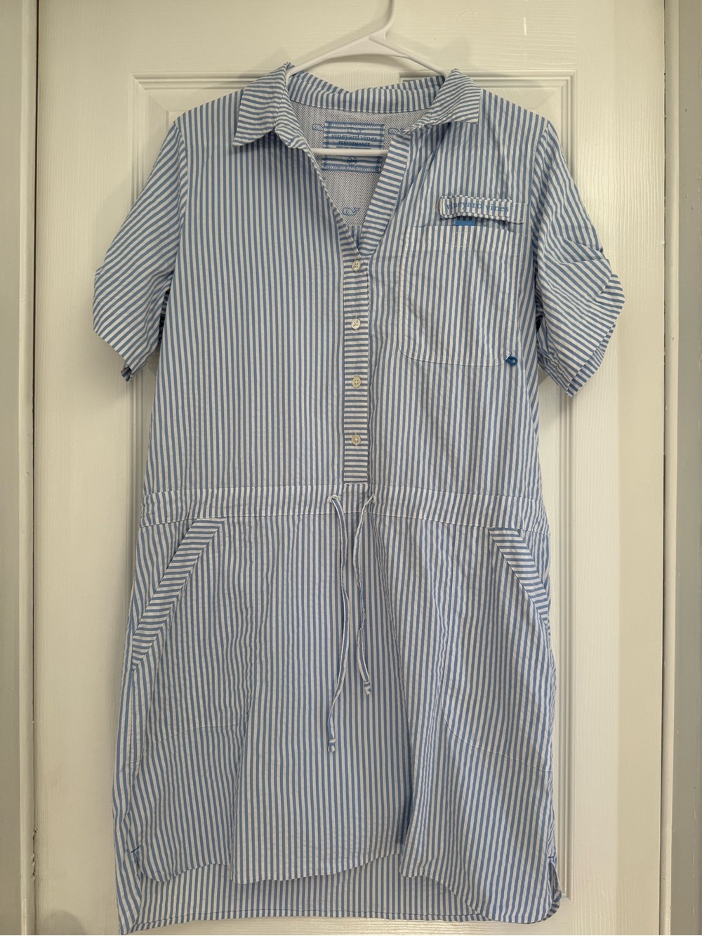 Vineyard Vines Blue and White Striped Performance Label